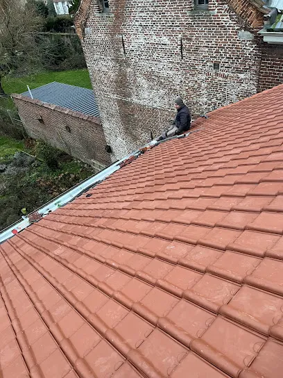 Image de Dubois Habitat - Couvreur Tournai - Démoussage Toitures